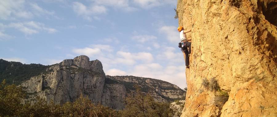 En automne quand il fait soleil, le rocher chauffe en douceur
