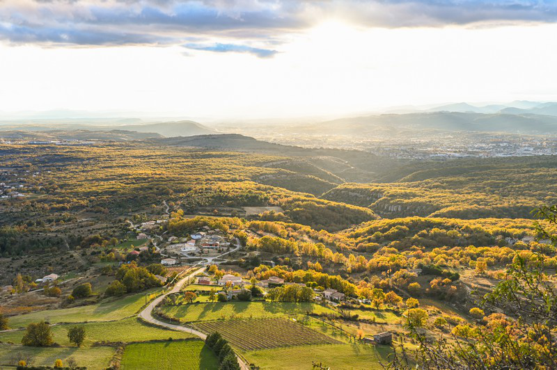 En Ardèche comme en Cévennes, les petites routes rendent accessible facilement des panormas somptueux